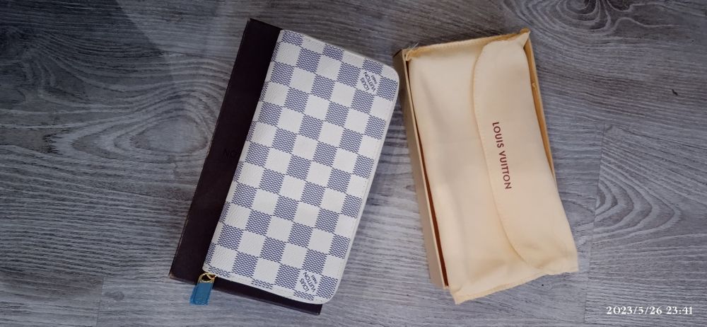 Кошелек Louis Vuitton