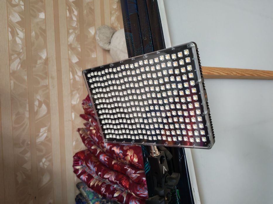 постоянный свет Amaran p60x +  Штатив