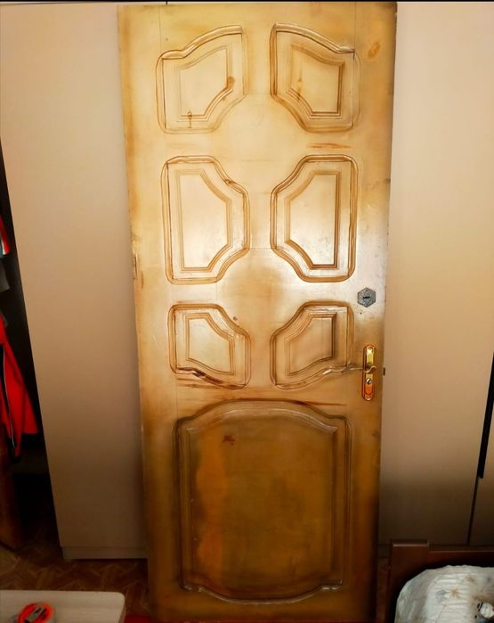 Отдам дверь бесплатно