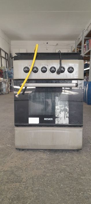 Газовая плита с духовкой