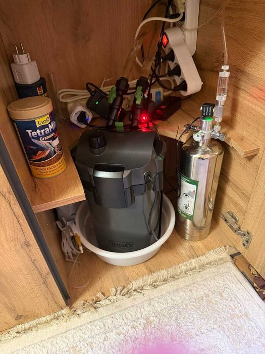 Продаю свой аквариум на 250 литров полностью в комплекте травник