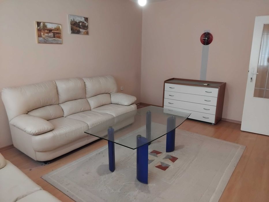 Дава се под наем Двустаен апартамент в Русе, Възраждане - 65 кв.м за 298.86 € - Снимка #1