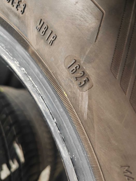 2бр.зимни гуми 215/65/17 Goodyear
