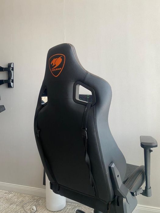 игровое кресло бренда COUGAR