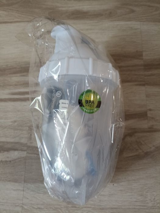 Шейкер в форме дуги 500 мл.