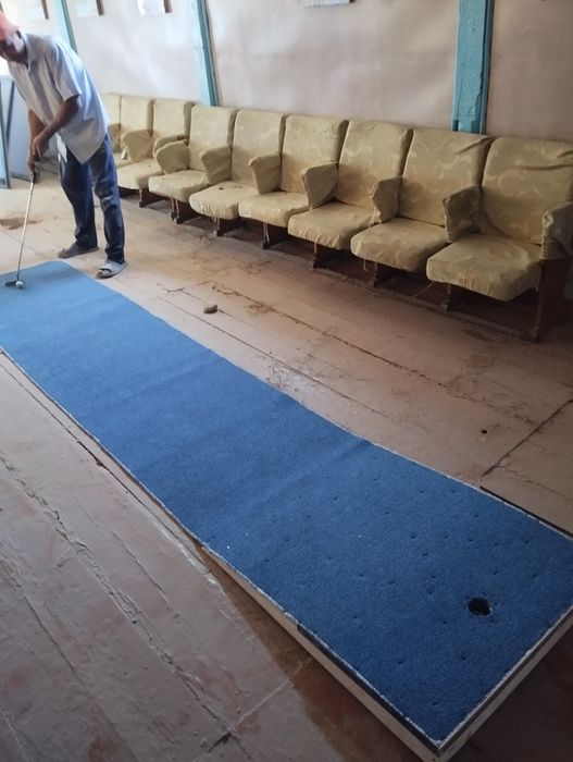 Golf komplekt sotiladi