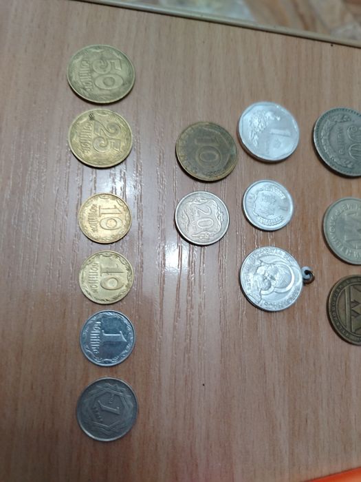 Продам монеты и купюры рубли