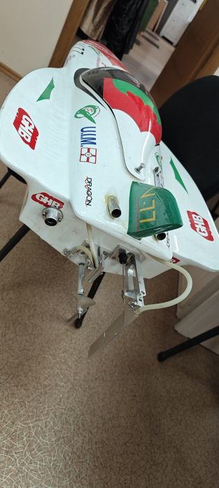 Катер на радиоуправление с ДВС