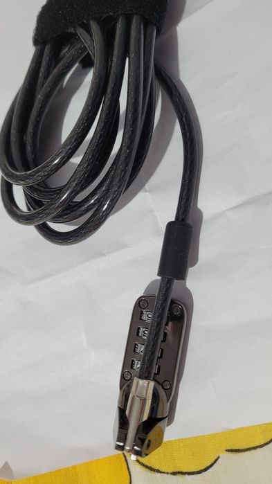 Antifurt laptop cu cifru