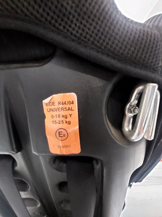 Chipolino стол за кола