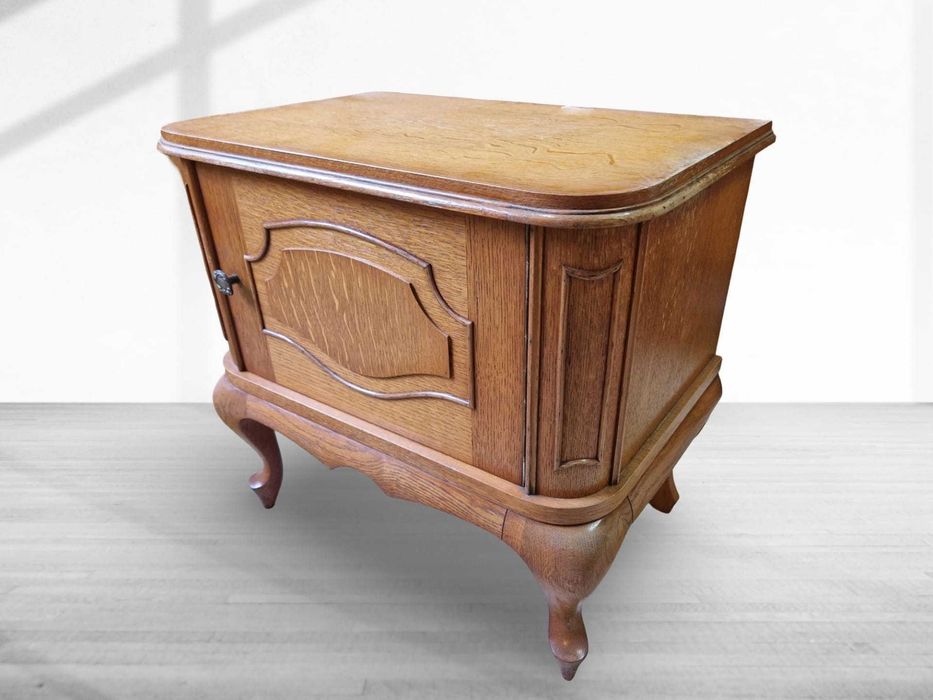 Комплект спалня масив с два броя нощни шкафчета