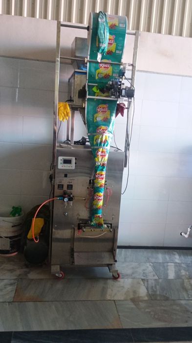 Chips va suxarik qadoqlash apparati .