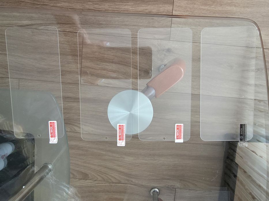 Прадавам стъклени протектори за Samsung galaxy s22