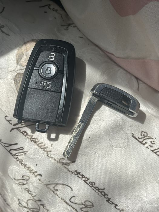 Cheie Ford originală tip briceag 3 butoane (Focus / Fiesta / Mondeo)