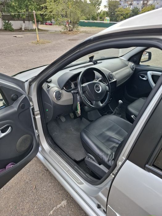LADA LARGUS 2015 года