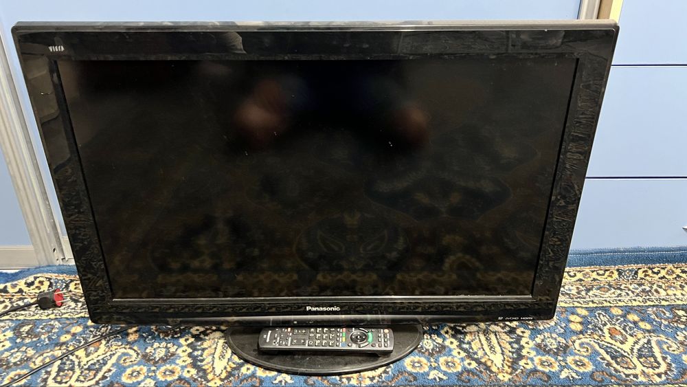 Продам телевизор Panasonic. Диагональ 80см.