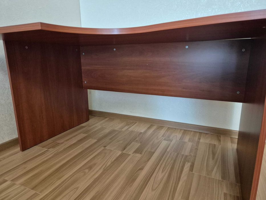 Стол письменный, большой