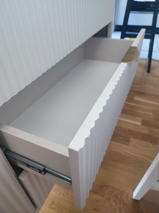 White gold detailed dulap