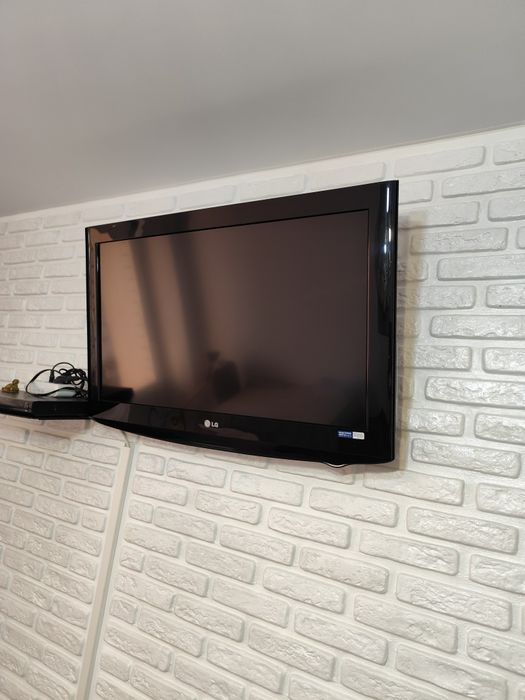 Продам телевизор LG