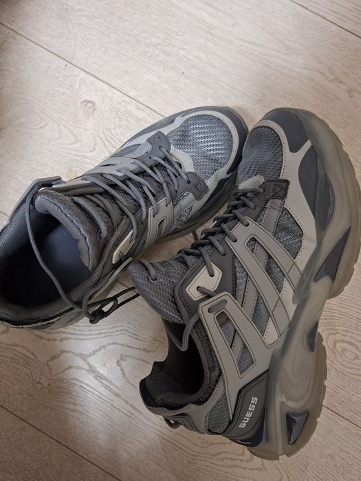 Маратонки Guess 45 номер