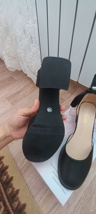 Туфли новые с завязками