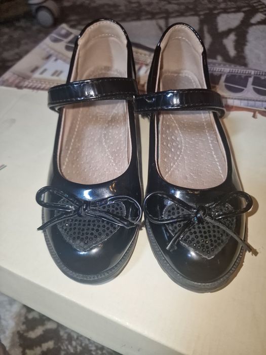 Туфли лакированные 28 размер