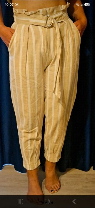 Vand pantaloni Bershka