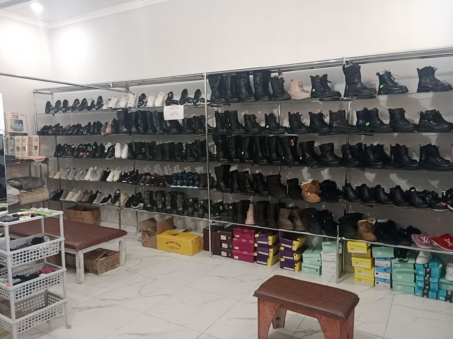 Продам витрины стеклянные