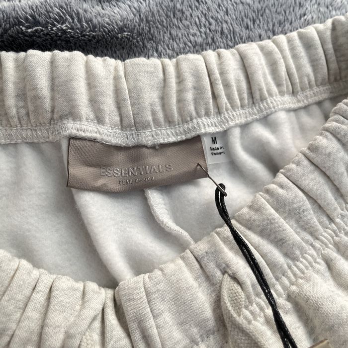 Pantaloni Essentials M
