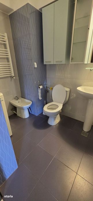 Zamca-bloc nou- 2 camere decomandate + loc de parcare