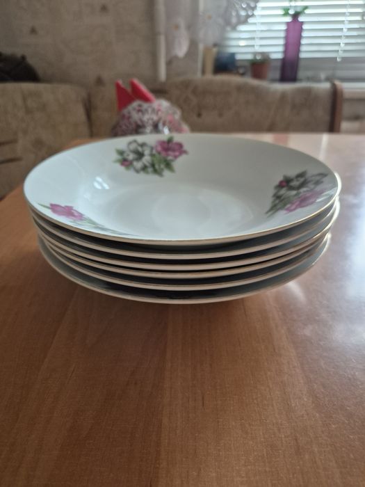 Продам тарелки глубокие