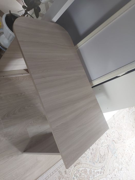 Стол журнальный .