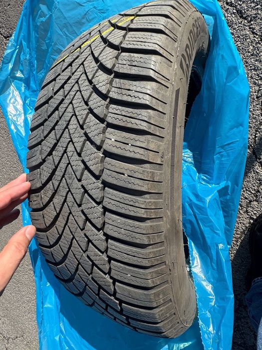 Зимни 205/55/16 Bridgestone Blizzak LM005