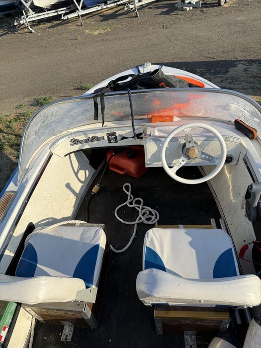 Barca cu motor de vanzare