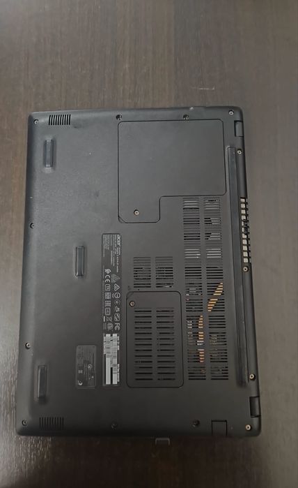 Vând laptop acer aspire 3
