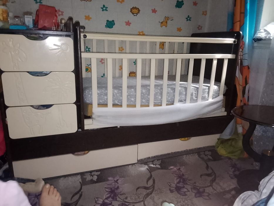Продам детскую кроватку