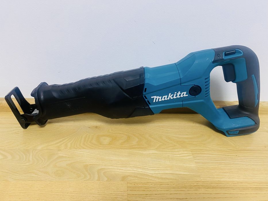 Makita ferastrau sabie DJR 186