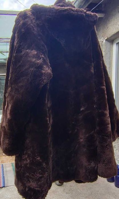 Зимни кожуси, различни цветове и материя