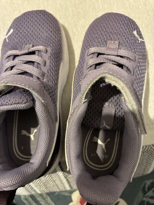 Adidasi Puma numarul 24