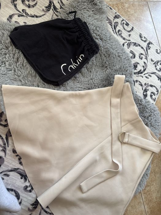 Дамски рокли, поли и тенески на цена до 10€