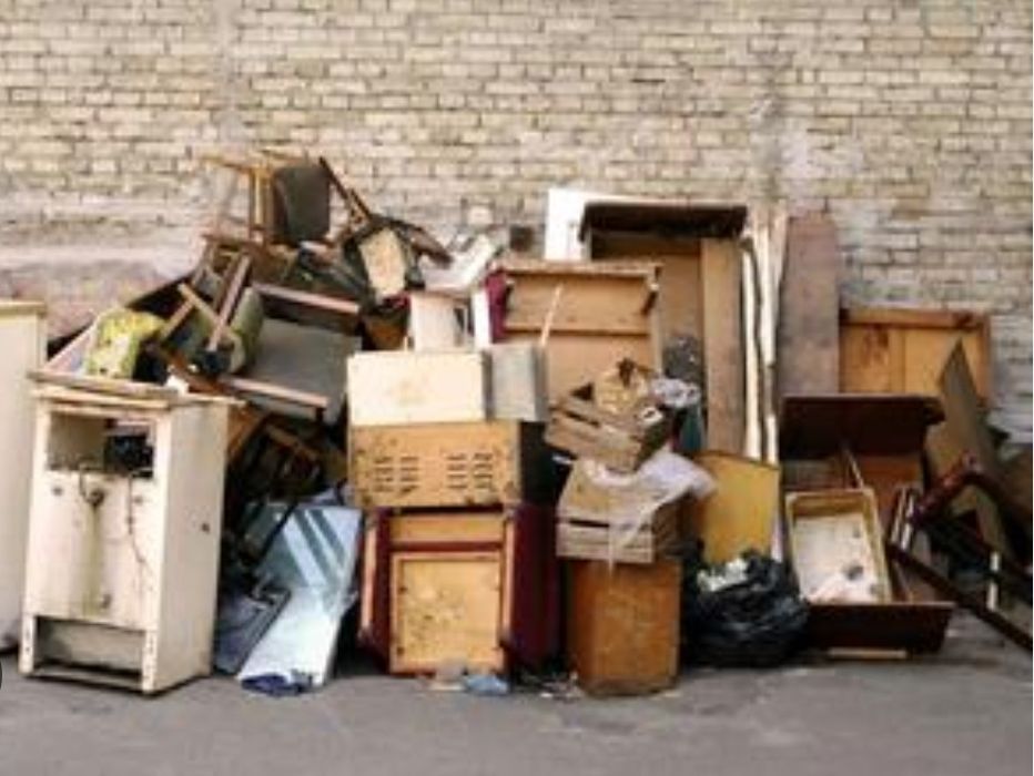 Вывоз мебели. Вывоз старой мебели. Утиль дивана