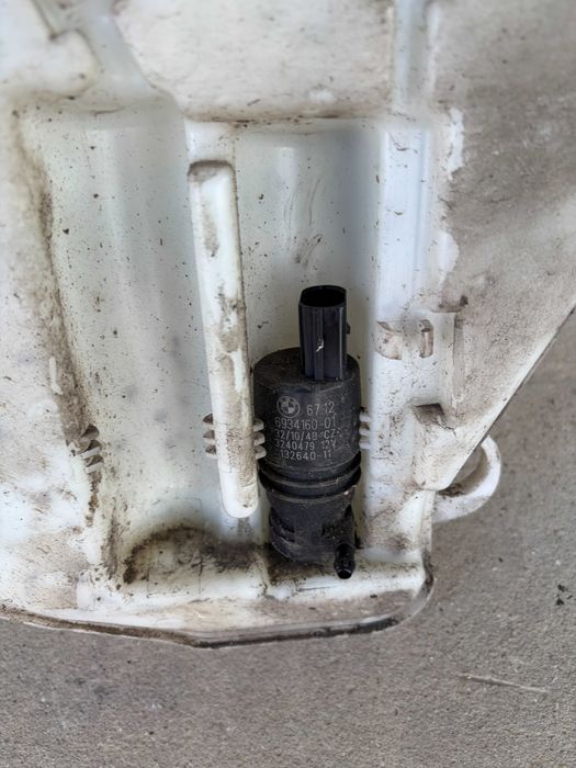 Vas / Rezervor Lichid De Spalare Parbriz Bmw Seria 5 F10 F11 2009 - 2016