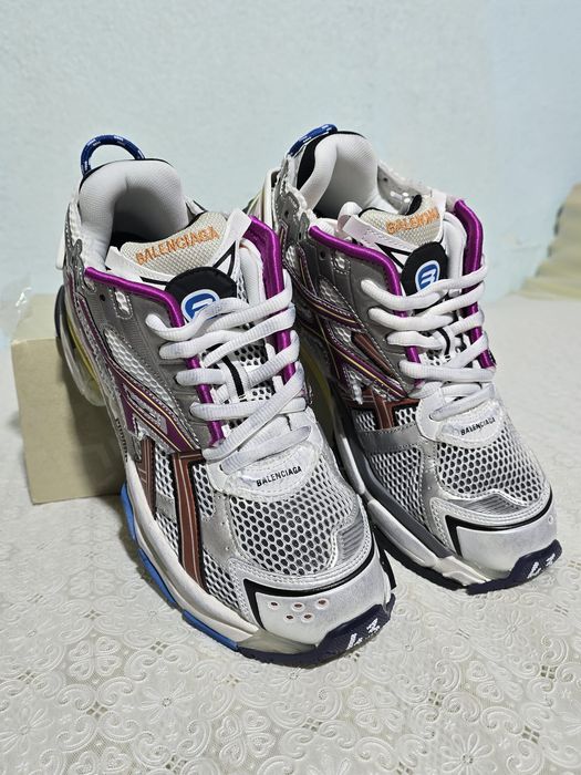 Sneakers Balenciaga Runner, marime 43