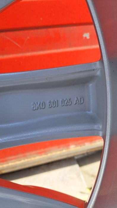 Оригинални джанти за Ауди 18 цола ЕТ26 гуми 245 45 18