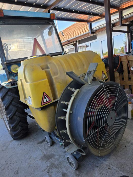 Навесна пръскачка, 600 л.