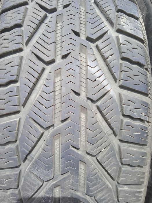 Vand 4 anvelope de iarna suv