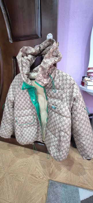 Бежово зимно яке, стандартен размер, ново! Цена 100 лв.