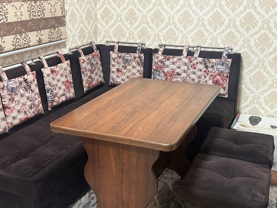 Кухонный уголок в отличном состоянии