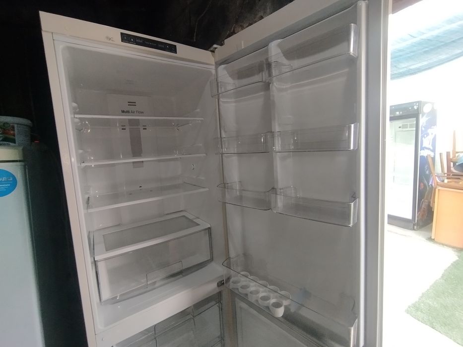 Продам холодильник LG