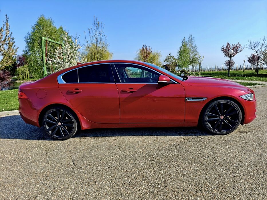 Jaguar XE 2016 Portfolio 2.0 2WD 180 HP